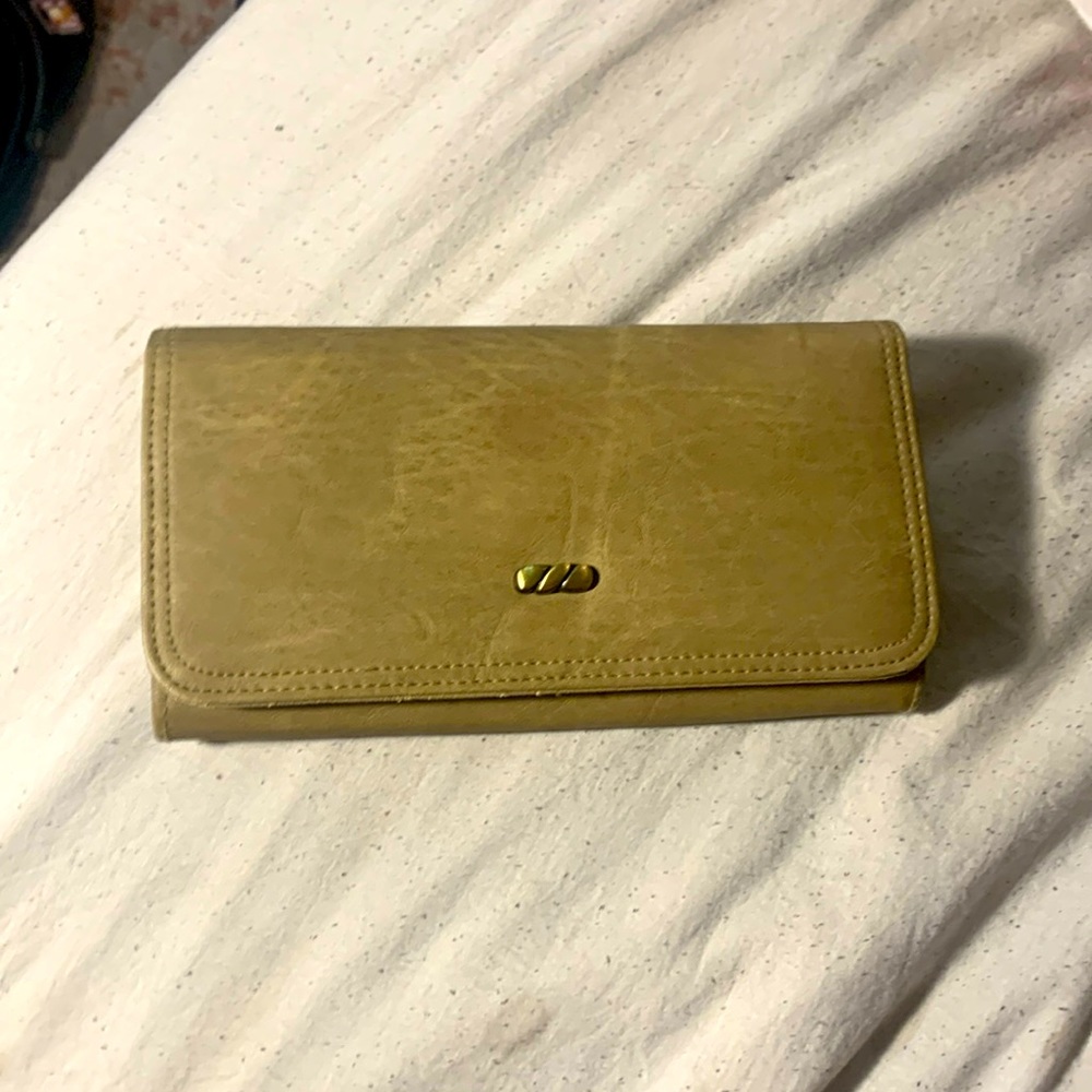 Tan Wallet